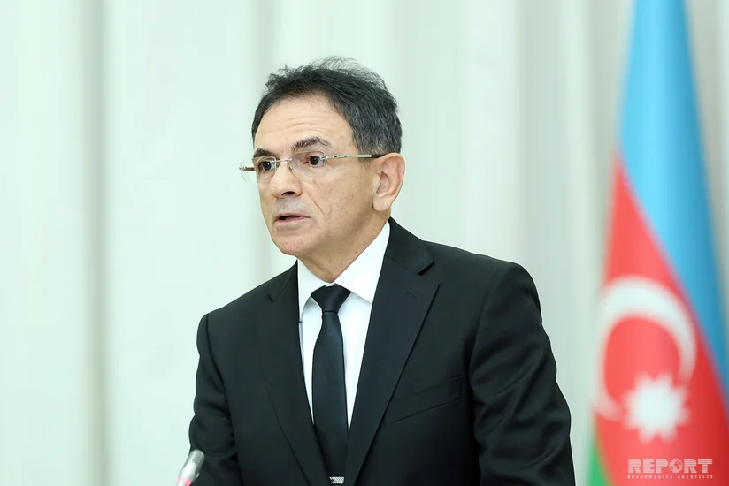 Madat Guliyev gives instructions to members of State Commission State Comission on Prisoners of War, Hostages and Missing Persons.