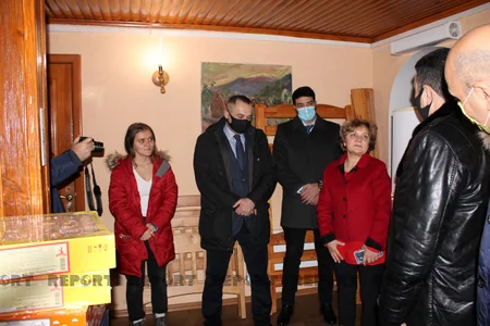 Ukraynada Heydər Əliyevin ruhuna kimsəsiz uşaqlara ehsan paylanıb