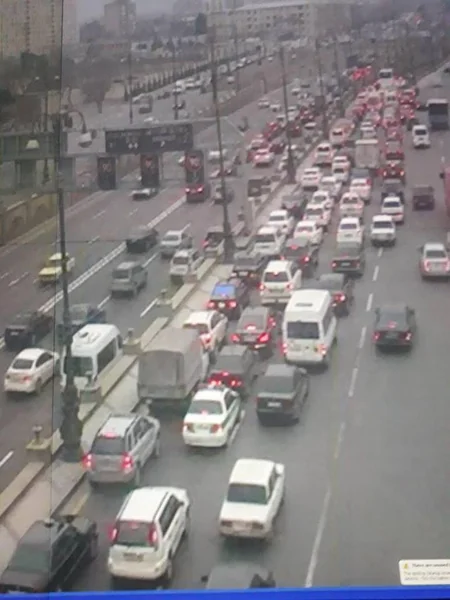 Heydər Əliyev prospektində avtomobil qəzası baş verib, tıxac yaranıb