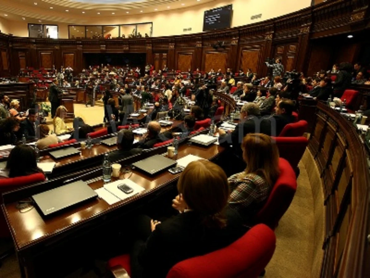 Ermənistan parlamenti bu gün yeni hökumətin formalaşdırılmasını müzakirə edəcək