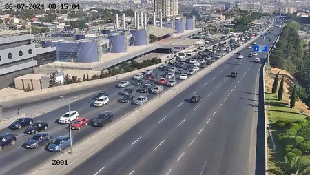 Bakının bəzi yollarında tıxac yaranıb - SİYAHI