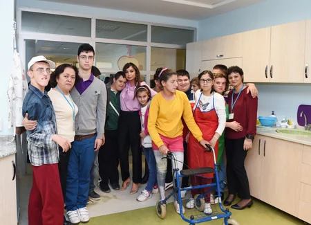 ​Azərbaycanın birinci xanımı Antalyada Əlillərin Bərpa Mərkəzi ilə tanış olub