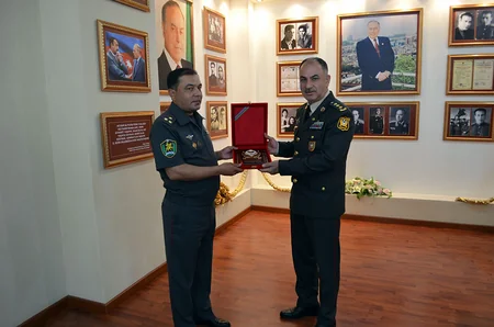 Azərbaycan və Özbəkistan hərbi mütəxəssislərinin işçi görüşü keçirilib