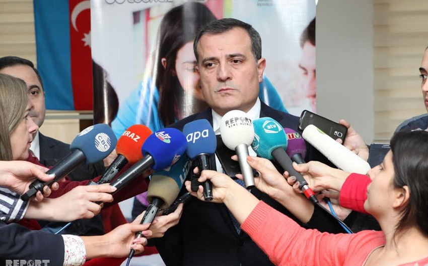 Nazir müavini Bakıdakı məktəblərdə müşahidə olunan şagird sıxlığına münasibət bildirib