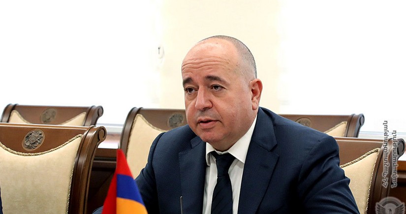 Ermənistanın keçmiş müdafiə naziri: Aldığımız Qərb silahlarının təxminən 90 %-i istifadəyə yararlı deyil