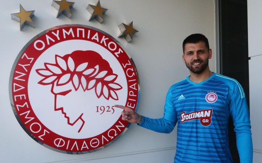 Zenitin qapıçısı Olimpiakos klubu ilə müqavilə bağlayıb
