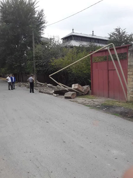 Ağsuda hasar qaz xəttinin üzərinə aşıb