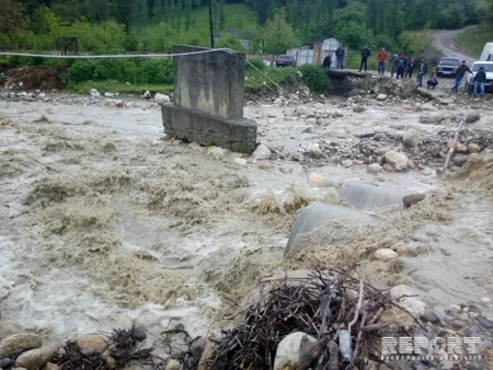 Qubada sel körpünü aparıb, kəndlə rayon arasında əlaqə kəsilib - FOTO - VİDEO - YENİLƏNİB