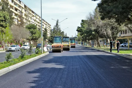 Bakının Bakıxanov qəsəbəsində Sülh küçəsinin əsaslı təmiri yekunlaşır