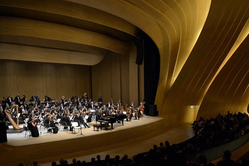 Tekfen Filarmoniya Orkestri Bakıda “100 il” adlı konsert proqramı ilə çıxış edib