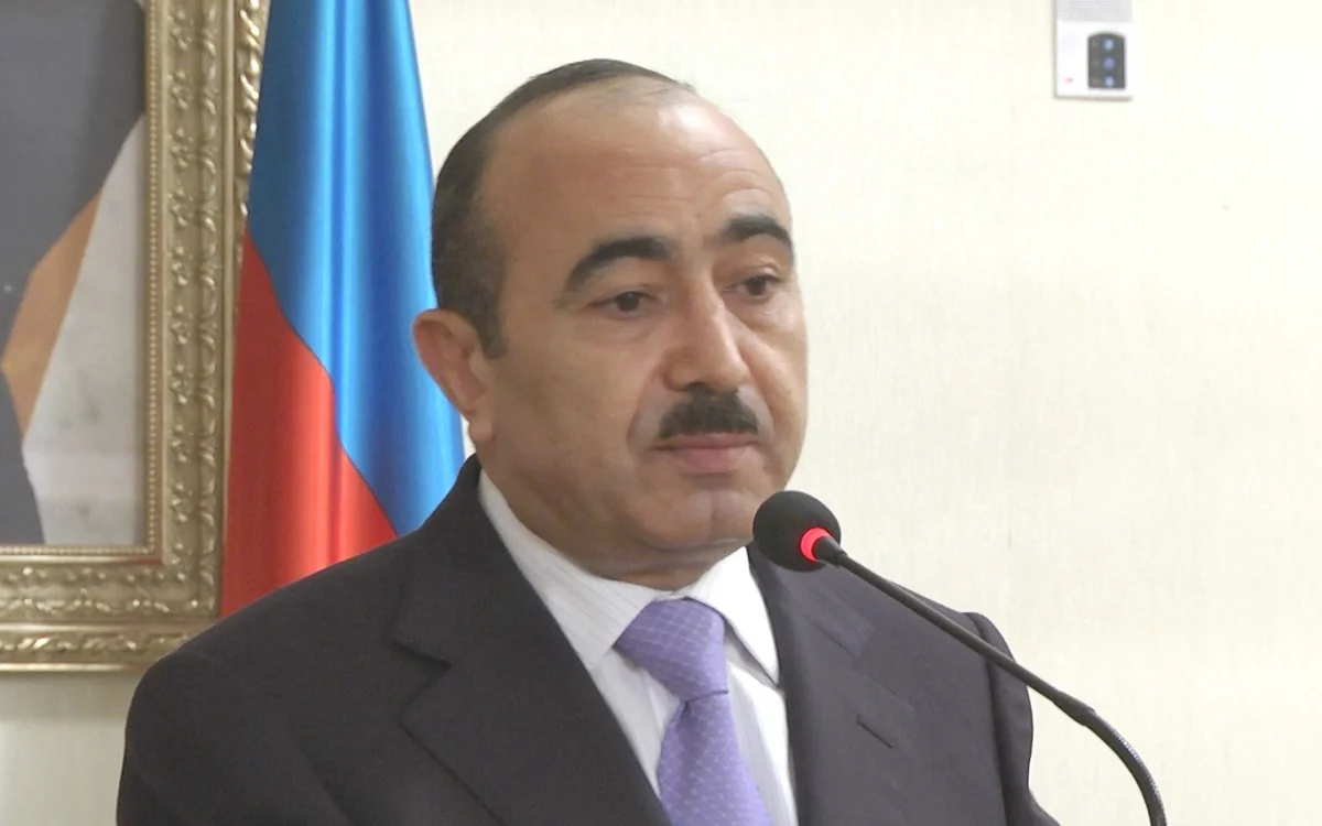 Əli Həsənov: Azərbaycan cəmiyyətinin daxili idarəçiliyi siyasi partiyaların opponentlik fəaliyyəti olmadan qeyri-mümkündür