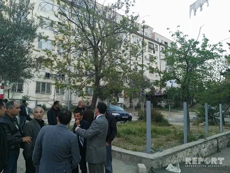 Nəsimi rayonunda sakinlər binaların arasında tikintinin başlanmasına görə etiraz aksiyası keçirirlər - FOTO