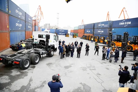 Çin hökuməti Bakı Beynəlxalq Dəniz Ticarət Limanına yeni avadanlıq təqdim edib