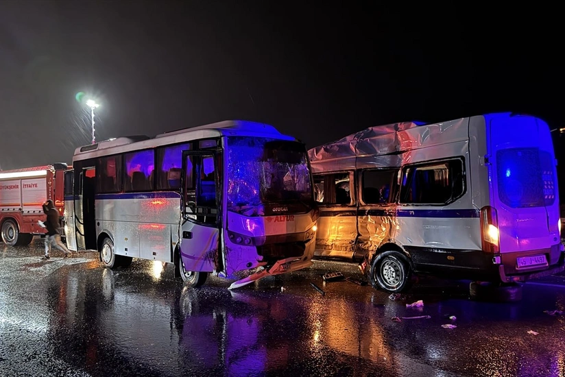 Manisada avtobuslar toqquşub, 35 nəfər yaralanıb