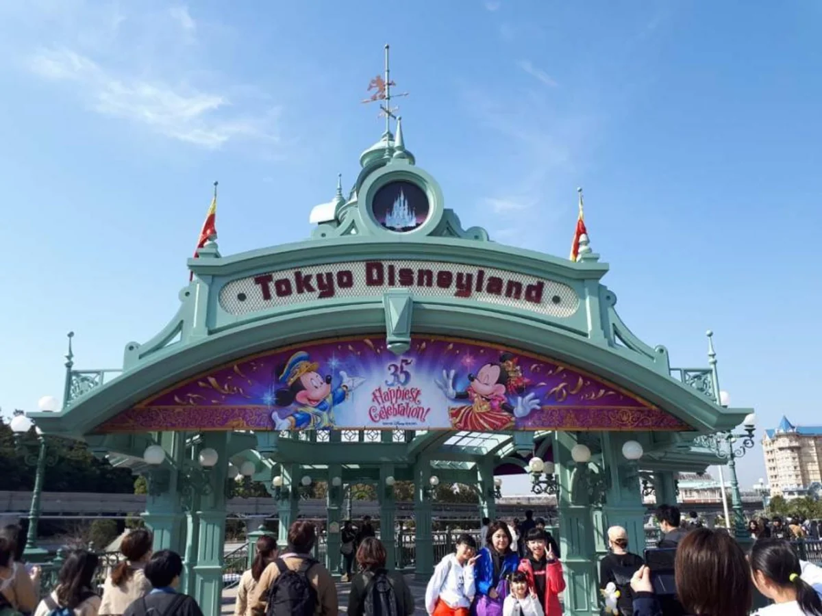 Tokyo theme parks closing over coronavirus