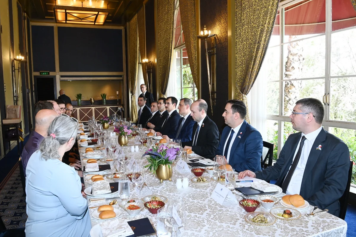 Azerbaijan, Israel discuss issues of defense cooperation 