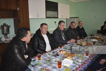 Azərbaycanın Gürcüstandakı səfiri 20 Yanvar şəhidinin ailəsi ilə görüşüb