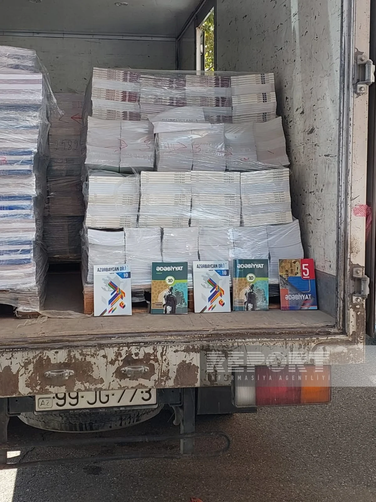 Gürcüstandakı azərbaycandilli məktəblərə dərsliklər göndərilib