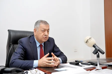 Deputat Vahid Əhmədov: “Neftin qiyməti 60 dollar civarında qalacaqsa, manat zəifləməyəcək” - MÜSAHİBƏ