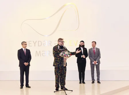 Mehriban Əliyeva “Modernizm və moda” sərgisinin açılışında iştirak edib