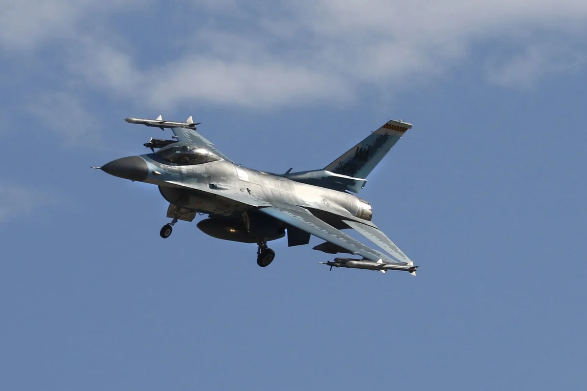 Dünyada ilk dəfə Ukraynaya “F-16” qırıcılarını Niderland verəcək