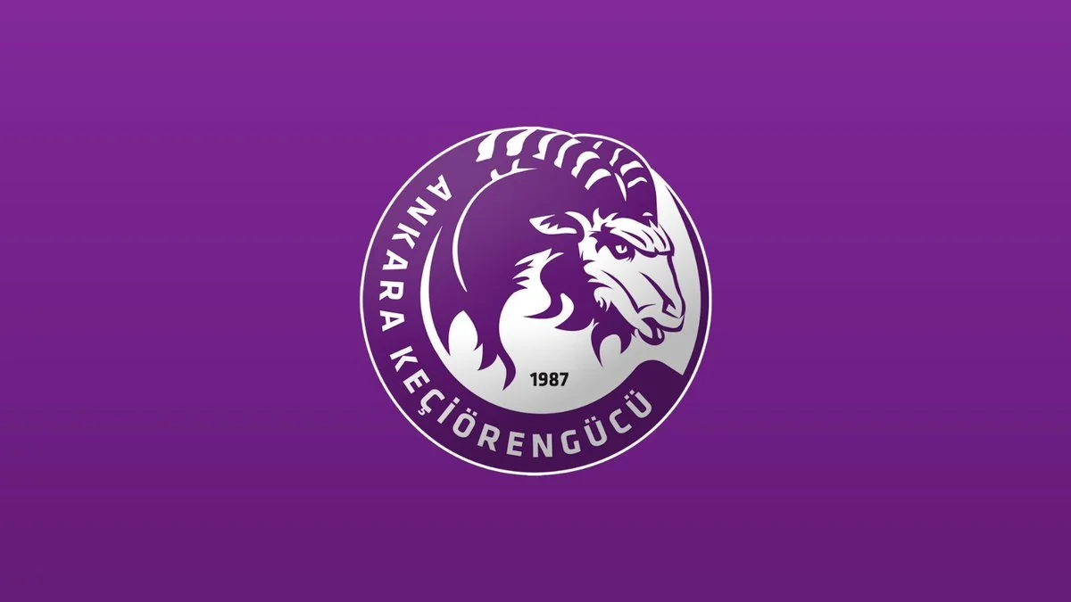 Azərbaycanlı futbolçu Türkiyə klubu ilə müqavilə imzaladı