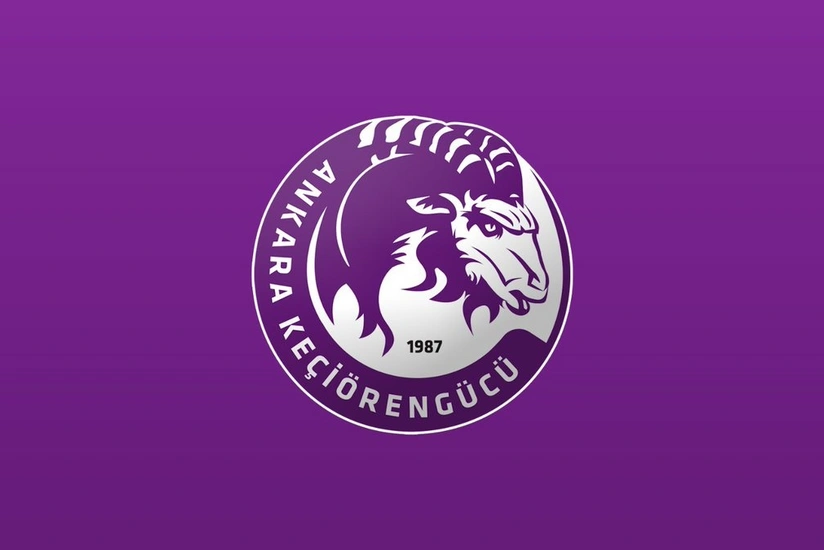 Azərbaycanlı futbolçu Türkiyə klubu ilə müqavilə imzaladı