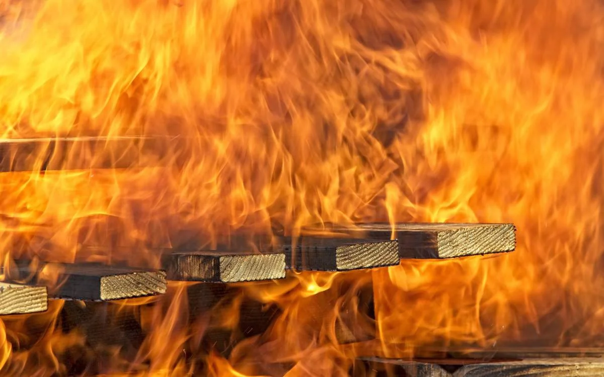 9 killed in fire at cold storage facility in eastern China