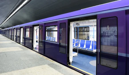 Prezident İlham Əliyev paytaxta gətirilən yeni metro qatarlarında yaradılan şəraitlə tanış olub - YENİLƏNİB
