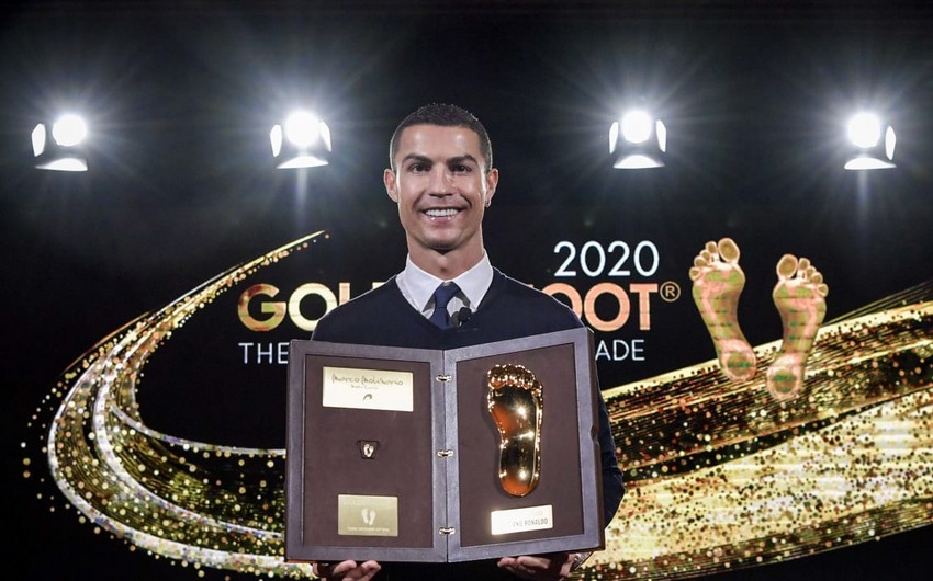 Ronaldu Qızıl Ayaq mükafatını aldı