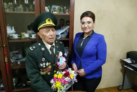 AzTV əməkdaşları müharibə veteranlarını təbrik edib