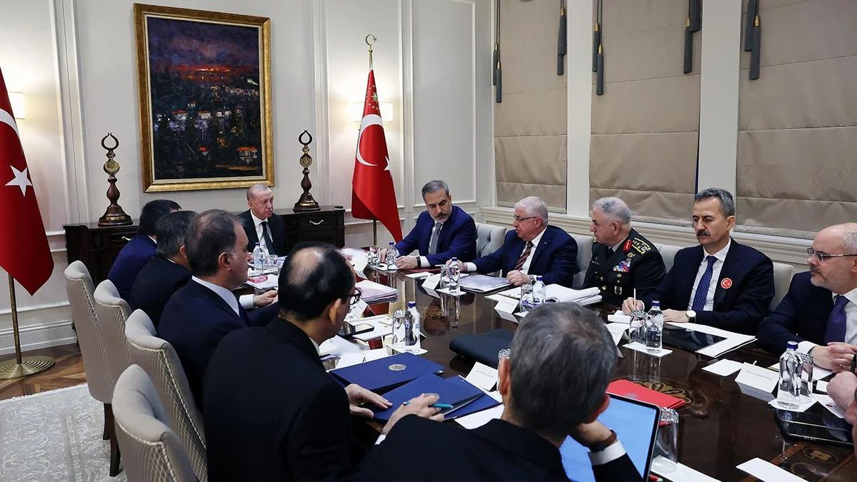 Президент Турции провел заседание Совбеза в связи с терактом в Анкаре