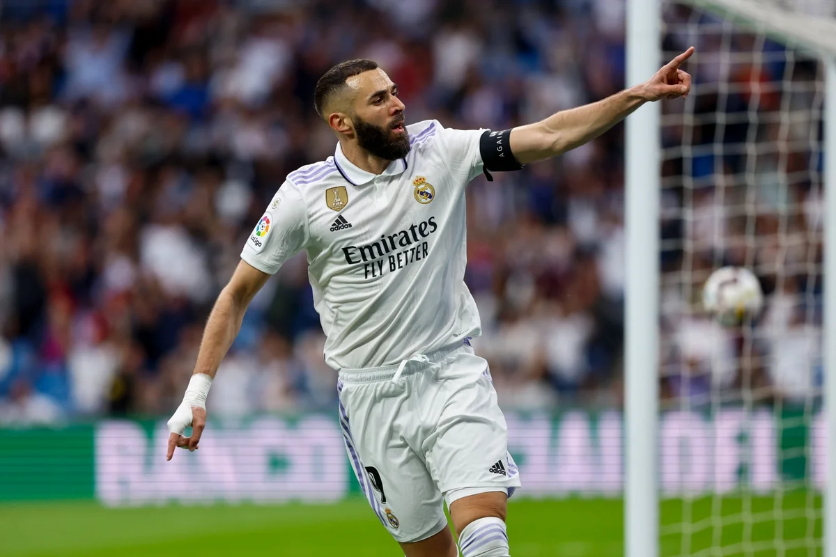 Kərim Benzema Səudiyyə Ərəbistanı klubu ilə müqavilə imzalayıb