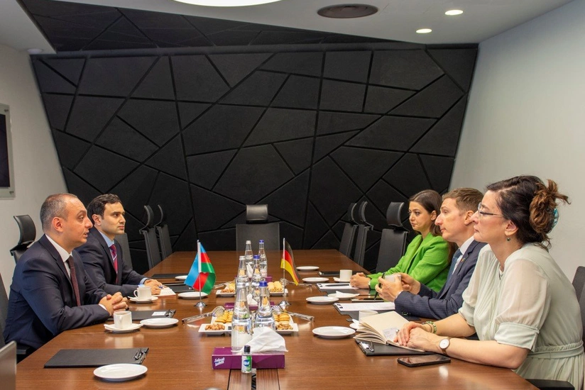 Заместитель посла Германии в Азербайджане посетил Азеркосмос