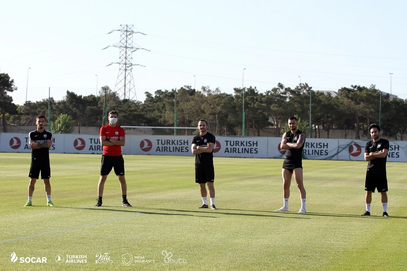 Azərbaycanda məşqlərə maskada gəlmək tələb olundu