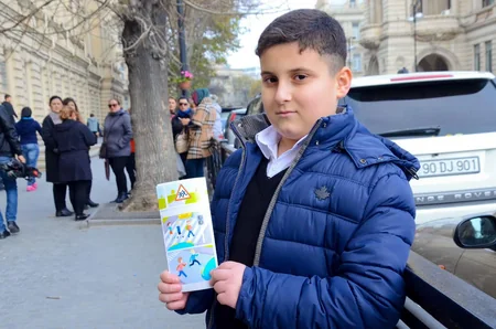Bakıda məktəblilər üçün yol hərəkəti qaydaları ilə bağlı aksiya keçirilib