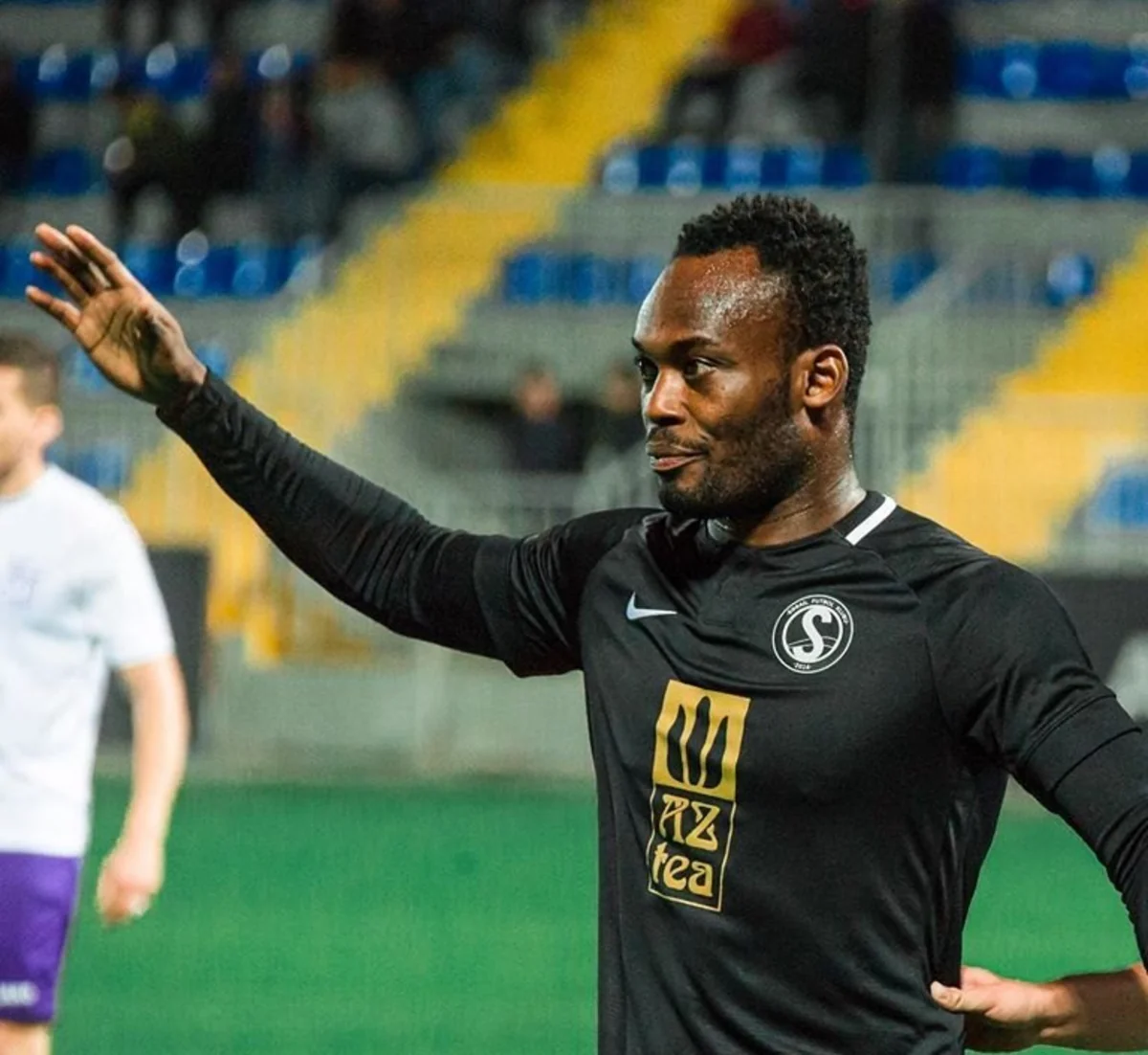 Уточнена зарплата Майкла Эссьена в Сабаил