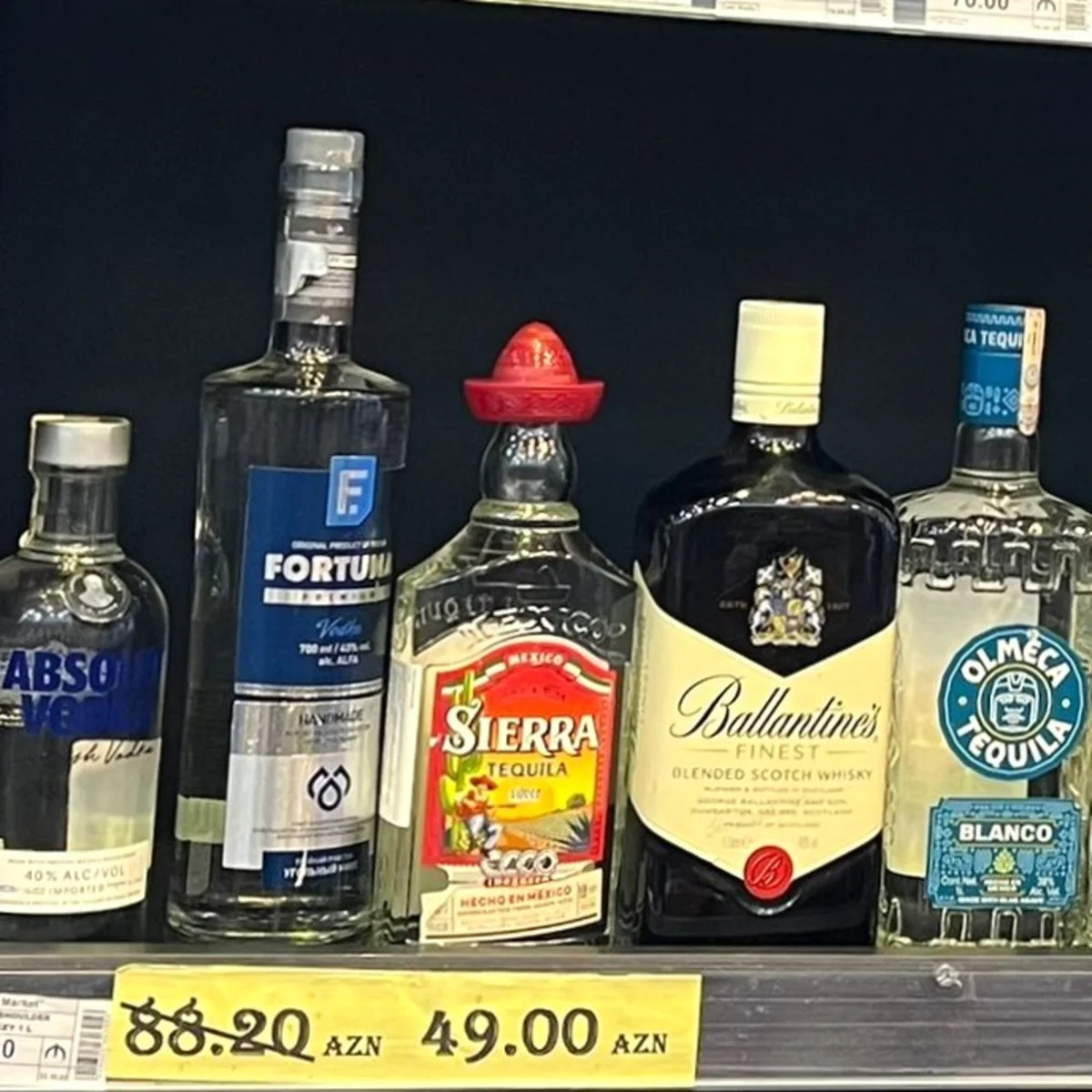 Bakıda marketdə saxta spirtli içkilər aşkarlanıb