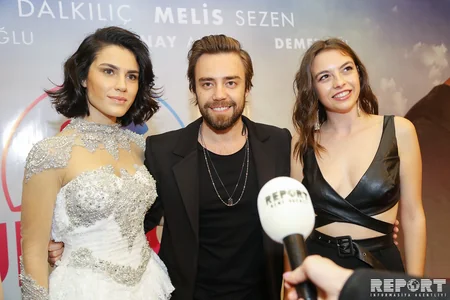 Türkiyənın tanınmış müğənnisi Bakıya gəlib