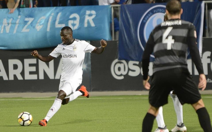 Qarabağ legioner futbolçusu ilə yollarını ayırıb