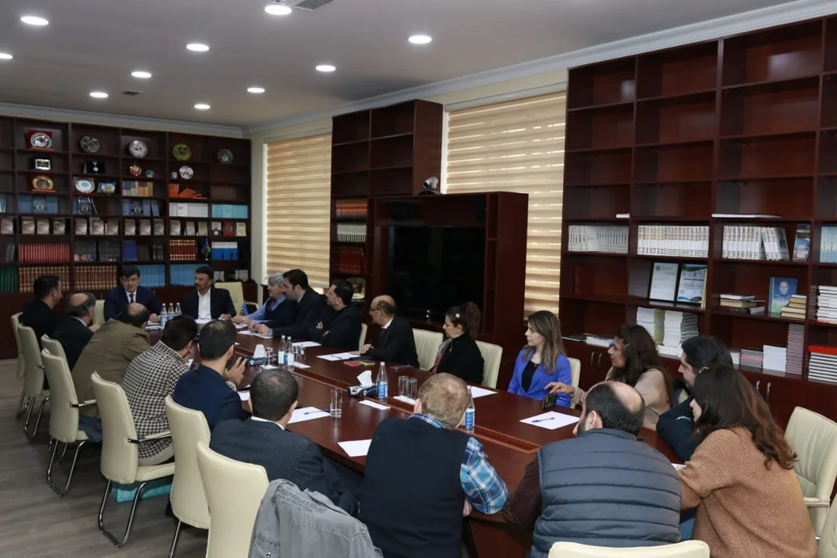 Diaspor Komitəsinin sədri beynəlxalq konfransın iştirakçıları ilə görüşüb