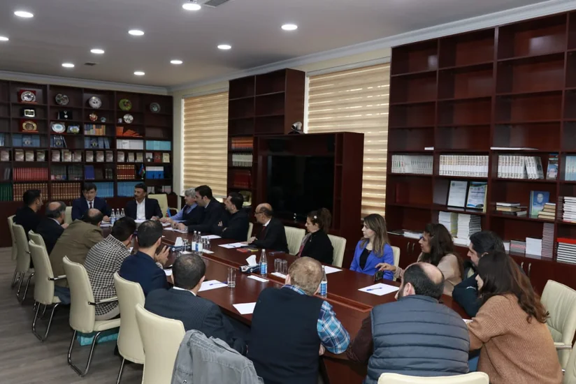 Diaspor Komitəsinin sədri beynəlxalq konfransın iştirakçıları ilə görüşüb