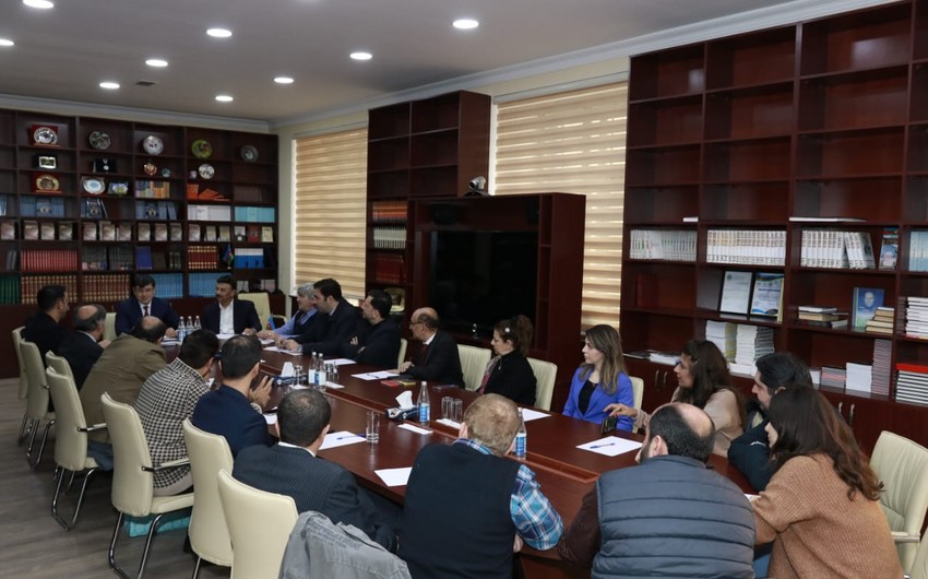 Diaspor Komitəsinin sədri beynəlxalq konfransın iştirakçıları ilə görüşüb