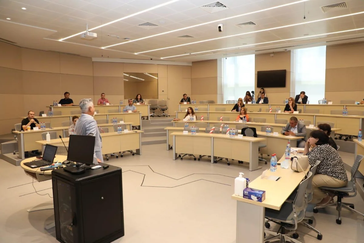 MEDİA-nın seminarları davam edir