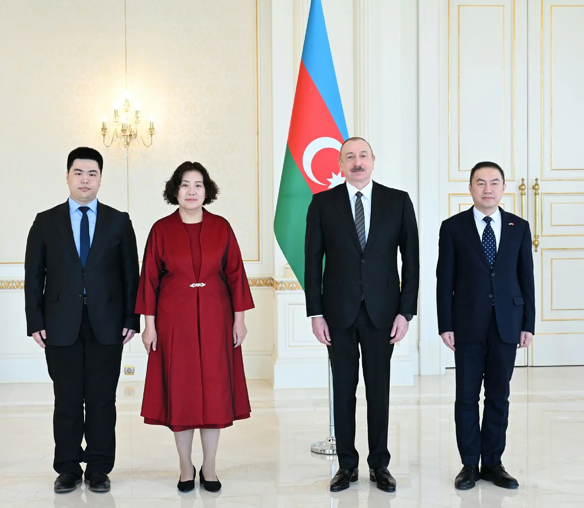 Ilham Aliyev accepts credentials of Chinese ambassador