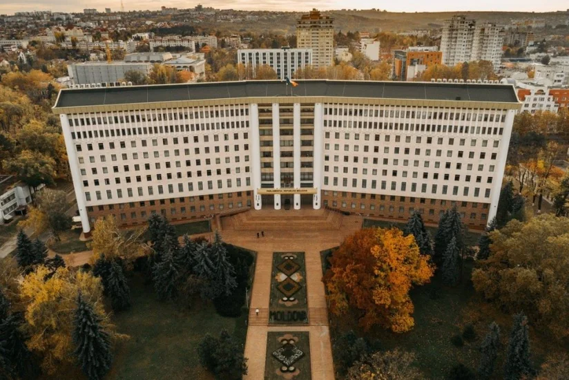 Парламент Молдовы назначил референдум о вступлении в ЕС на 20 октября