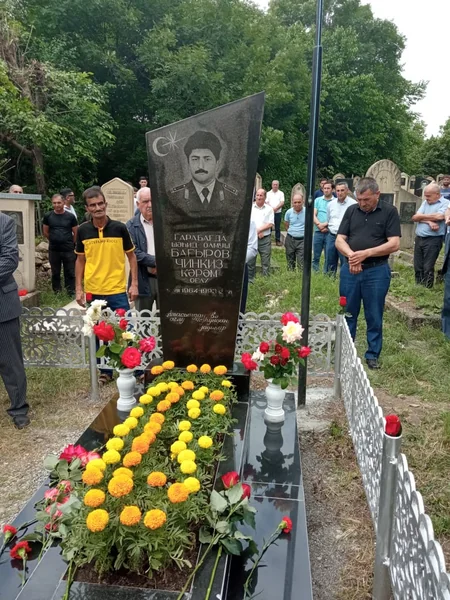 Şəhidin ad günü məzarı yanında qeyd olunub