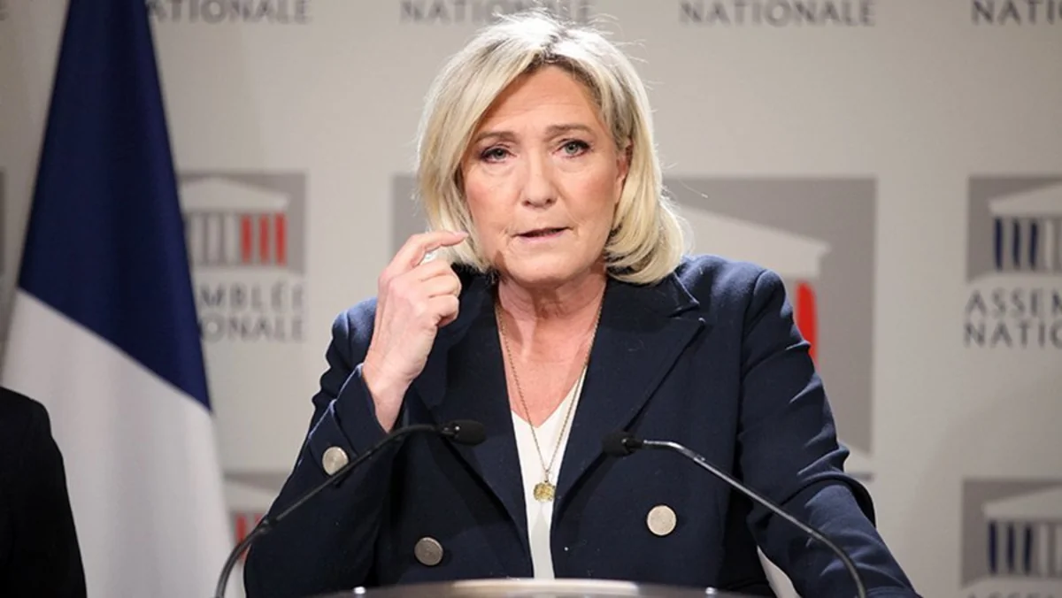 Le Pen Fransaya nəzarətsiz miqrasiya axınının qarşısını almağa çağırıb