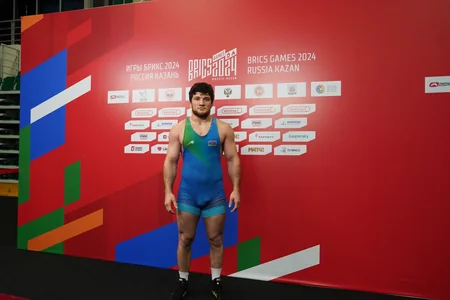 Azərbaycan güləşçiləri bu gün Tatarıstanda altı medal qazanıblar