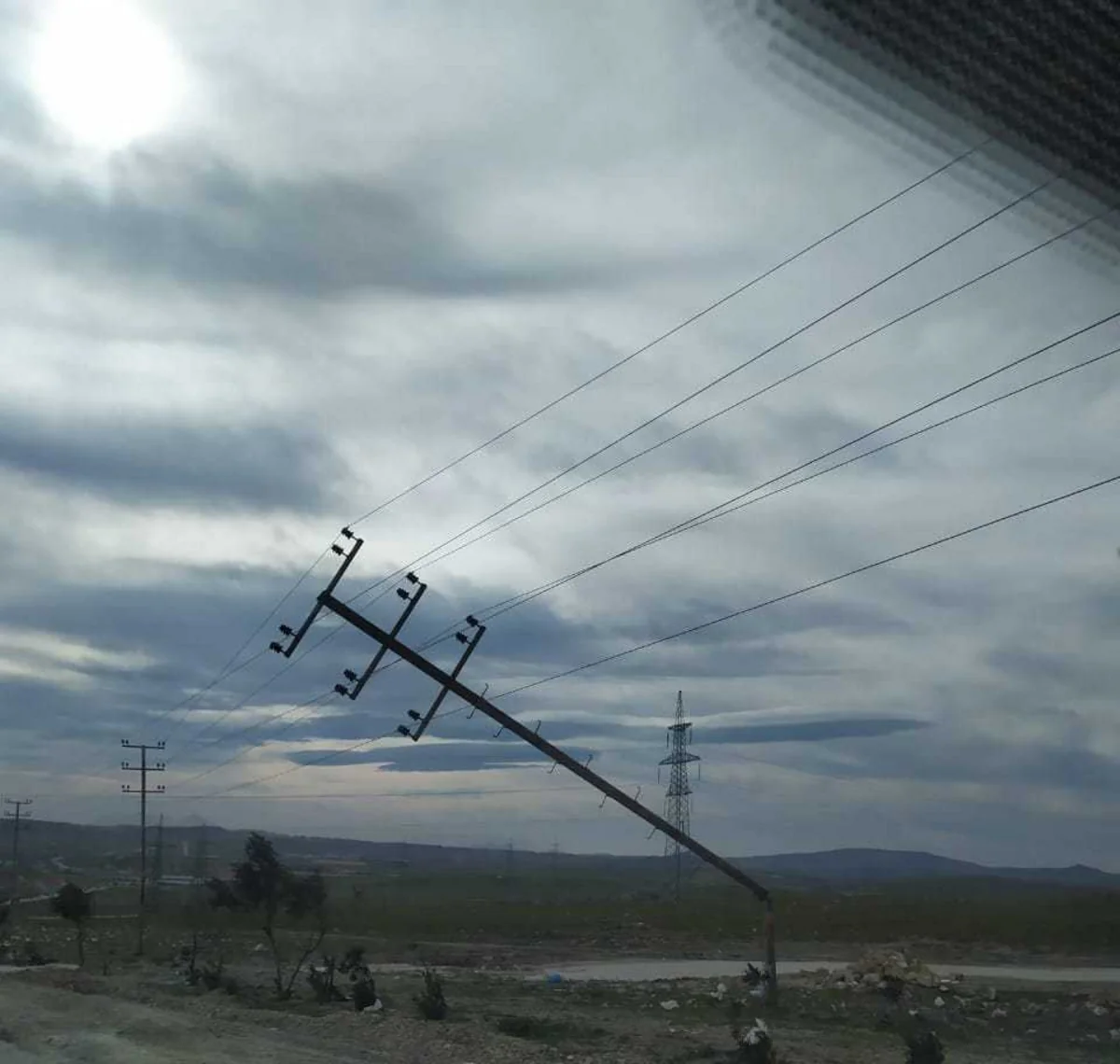 Azərbaycanın bəzi bölgələrində elektrik enerjisinin verilişi müvəqqəti dayandırılıb